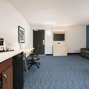 One-Bedroom King Suite